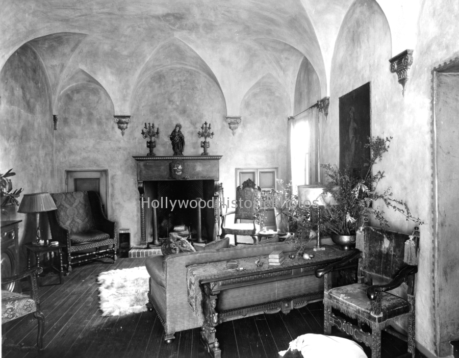 La Fontaine 2 1931 Interior 1285 Crescent Heights Blvd..jpg